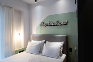 HOM Sleep Trip Repeat