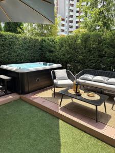 Open Space - Garden & Jacuzzi