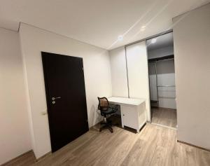 Balcony Bliss Brand New 1BR Apartment