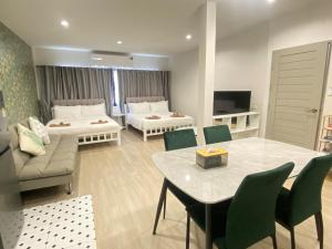 New Apt, Near Siam Paragon, 2 Min to BTS 1BR,4Pax