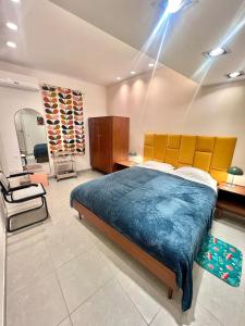 60s-Style Coastal Retreat Minutes from the Beach