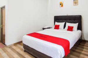 RedDoorz Plus Syariah at Rizano Homestay Batu Sangkar