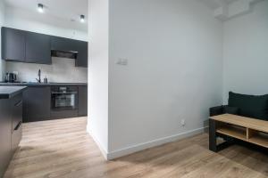 Krzywa Central Apartment by BookingHost