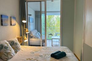 Bright apartment near beach and city center