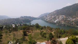 Lakeview House 7 mins to Bhimtal Lake3BHK2Bath