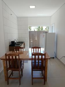 Casa recém inaugurada, em condomínio, a 750 m do mar