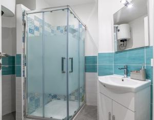 Cozy Enna Rooms - Metro Re di Roma & WiFi