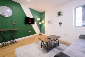 Modern Spacious Apartment, Free Parking, WiFi