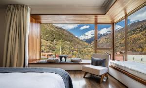 Siguniang Mountain Waiting for the Wind Snow Mountain Guesthouse