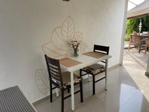 Finca Chigora nice rural house near Los Gigantes Sun Room