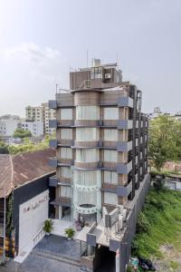 De Glance Hotel, Near Surat Railway Station