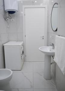 The Minimalist Escape