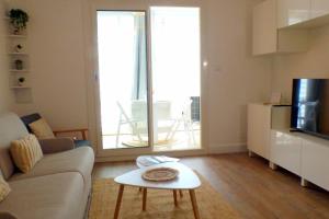 Studio with pool near the sea wifi and AC