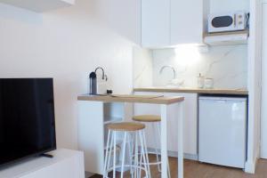 Studio with pool near the sea wifi and AC