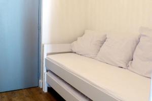 Studio with pool near the sea wifi and AC