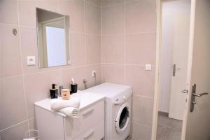 Apartment for 2 people near La Plaine