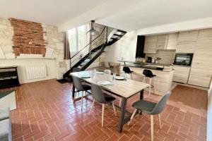 Bright triplex in the heart of La Rochelle