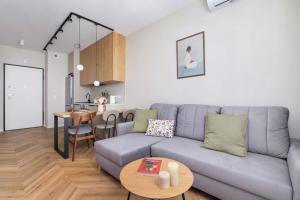 Stylish Apartment in a Modern Development 800 m from Spodek by Noclegi Renters