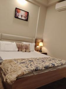 The Skyline Stay luxurious studio nearby Metro and Expo