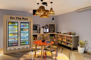 Ginger Ahmedabad, Kristar