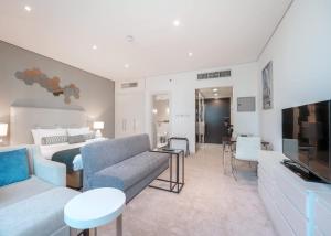 Free housekeeping visits during your stay - StayShort - Chic Studio for 3 People in Business Bay