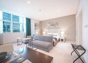 Free housekeeping visits during your stay - StayShort - Chic Studio for 3 People in Business Bay