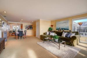 Waterfront Oasis with Sunset Views Novato