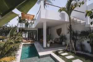 Private 1 bedroom villa with rooftop and pool