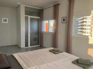 Gemelos Primera Linea