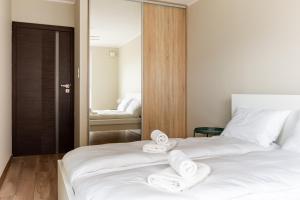 Gdańsk Peaceful Retreat Apartment by BookingHost