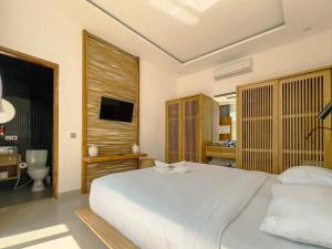 Luxurious Semeniyak new 2BR villa with a pool