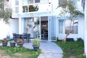 Karya Residence is 50 Meters From the Beach