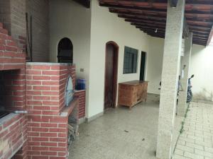 Casa grande em Caraguatatuba bairro Porto Novo 3 dormitórios