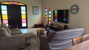 Casa grande em Caraguatatuba bairro Porto Novo 3 dormitórios