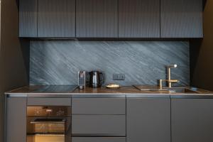 Global Park Prestigious Apartment by BookingHost