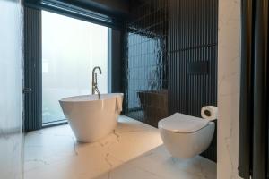 Global Park Prestigious Apartment by BookingHost