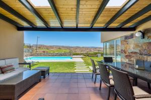 Premium House with Private Heated Pool and Bbq