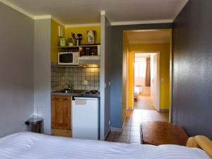 Appart'hotels Residence Hotel Les Ducs De Chevreuse avec Parking, Hebergement, Repas & PDJ : photos des chambres