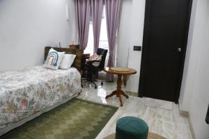 Entire Vintage Apartment, Historic Heights Haven