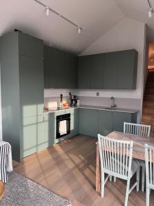 Cozy house in quiet Vik near golf courses & the sea