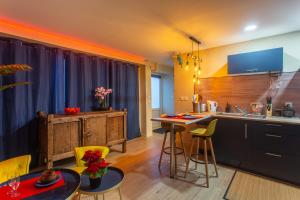 Twilight Star Spa - Sauna & Private Cinema - Parking