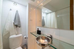 Comfortable family apartment security screen