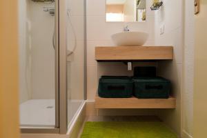 appartement vue sur le lac - port bourgenay