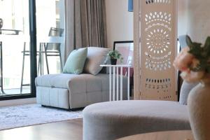 City focused comfy city view apartment