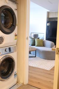 City focused comfy city view apartment