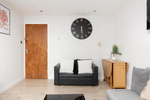 Serene 3BR Multilevel Home in Maida Vale