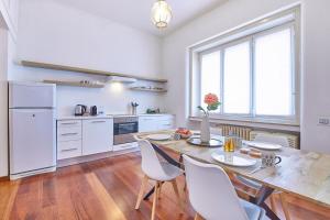 Porta Nuova Luxury 8 minutes from the Duomo, with AC and WiFi