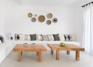 Cycladic Elegance Luxurious Villa with Panoramic Sea Views