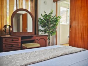 Vintage 90s Port Louis apart near Jeetoo Hospital