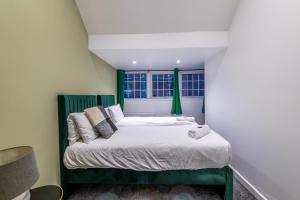 Centralised Admiralty Terrace with FREE PARKING by Prescott Apartments